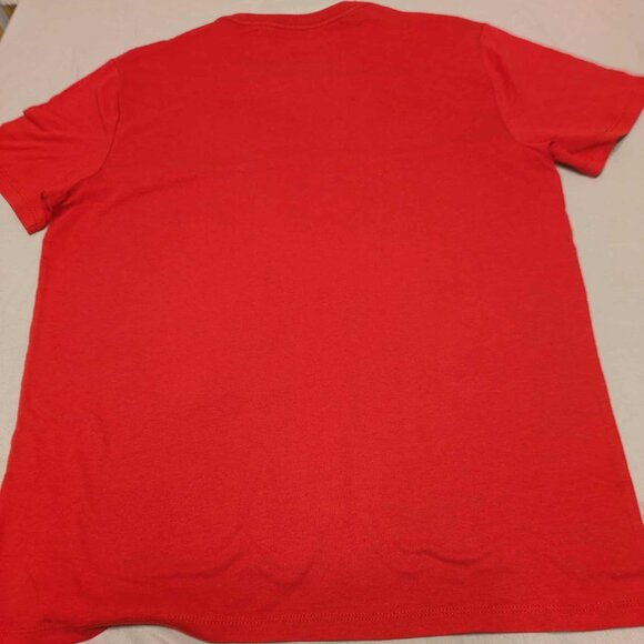 American Dreamin' Graphic Tee by GUESS Mens Medium Red Pullover Shortsleeve Top - Picture 6 of 6